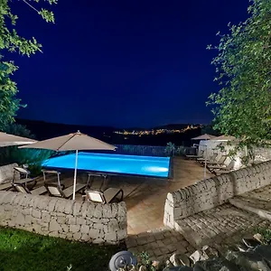 relais-villa-del-monte.sicilyhotelsitaly.net/